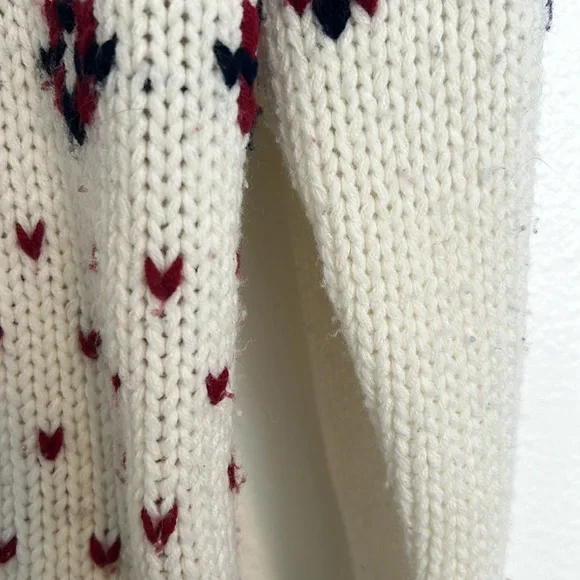 Classic Casuals Off White Sweater - Picture 4 of 6